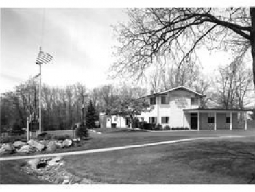 Lewis E. Wint and Son Funeral Home - Clarkston