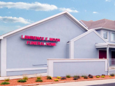Lawrence E. Moon Funeral Home of Pontiac